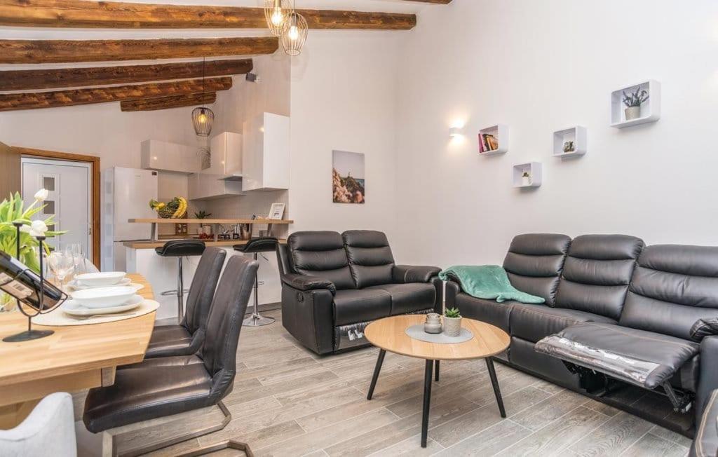 Villas Pakostane Vila *